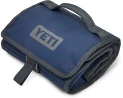 Yeti Daytrip Lunch Bag Soft Cooler -Ski Pro Outlet Store 190510 daytrip navy gallery2 final