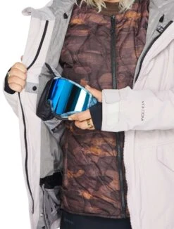 Volcom Ladies Iris 3-in-1 GORE-TEX Jacket 2022-2023 35 Volcom Ladies Iris 3-in-1 GORE-TEX Jacket 2022-2023 -Ski Pro Outlet Store Volcom iris 3 in 1 gore jkt lds 23w 237786564 ski pro